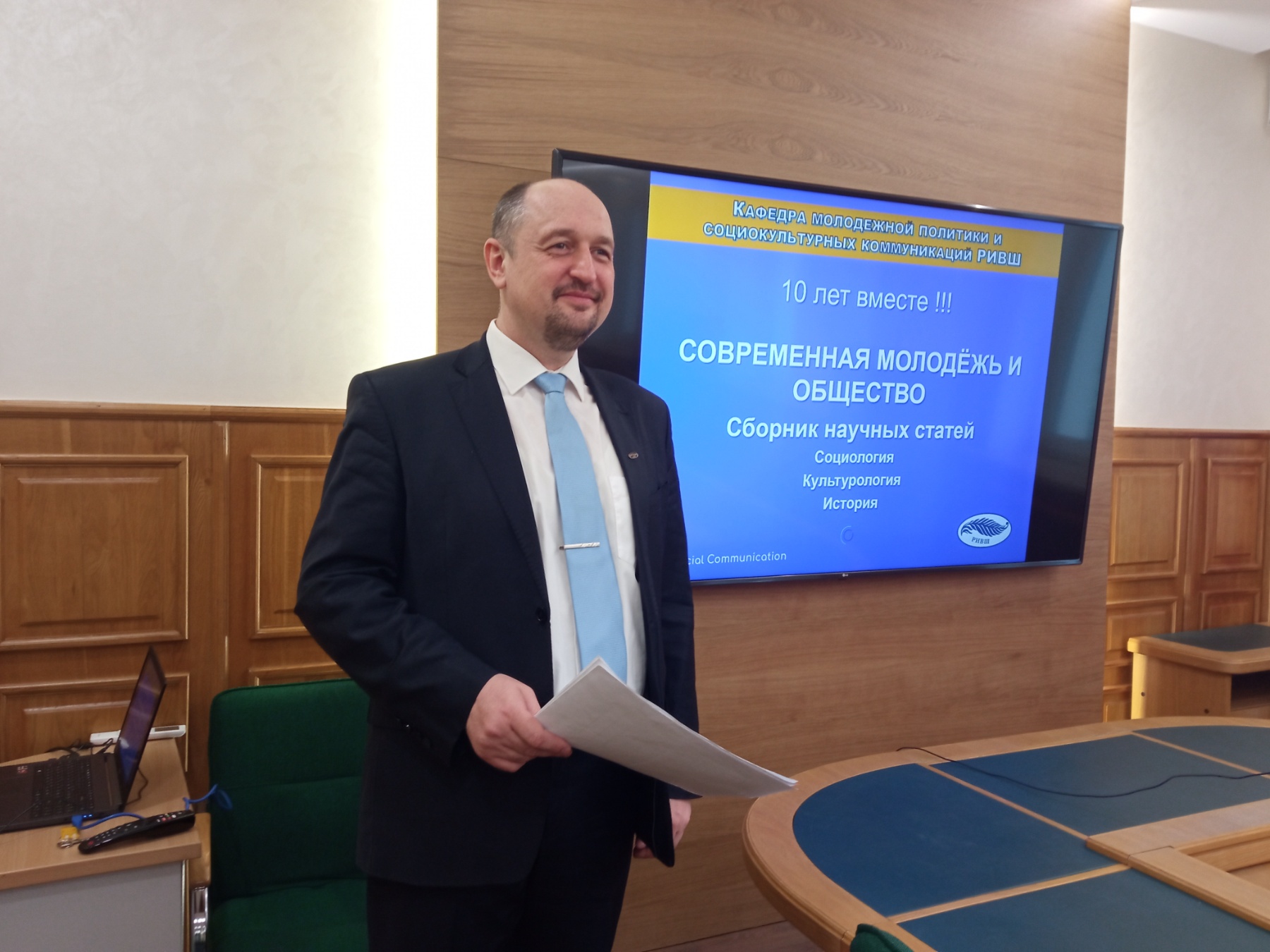 2 2022 04 19 17 10 08 834