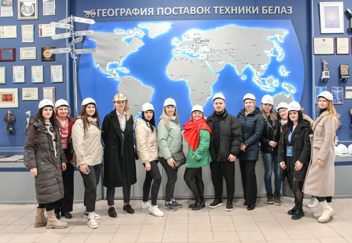 photo 2024 04 30 19 00 30