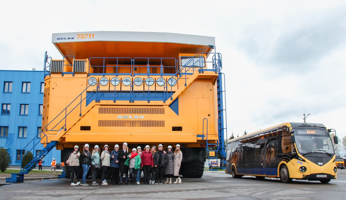 photo 2024 04 30 19 00 43